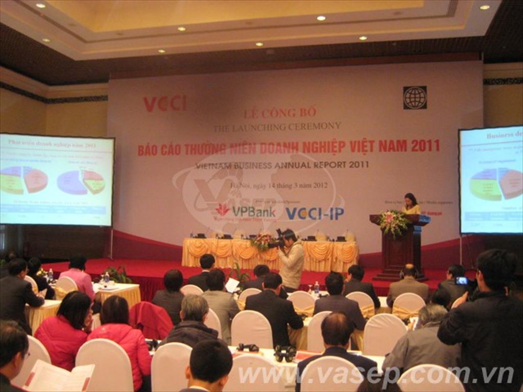 Hội nghị công bố báo cáo thường niên DN Việt Nam 2011