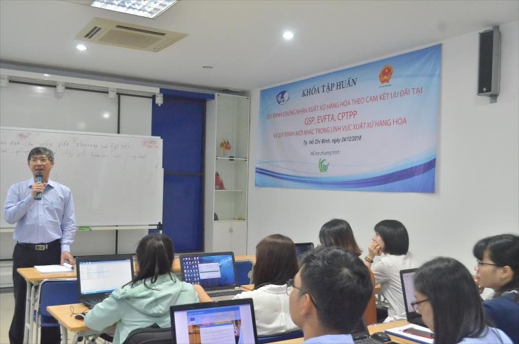 Ảnh Khóa tập huấn: Quy định chứng nhận xuất xứ hàng hóa theo cam kết ưu đãi tại GSP, EVFTA, CPTPP và Quy định mới khác trong lĩnh vực xuất xứ hàng hóa.