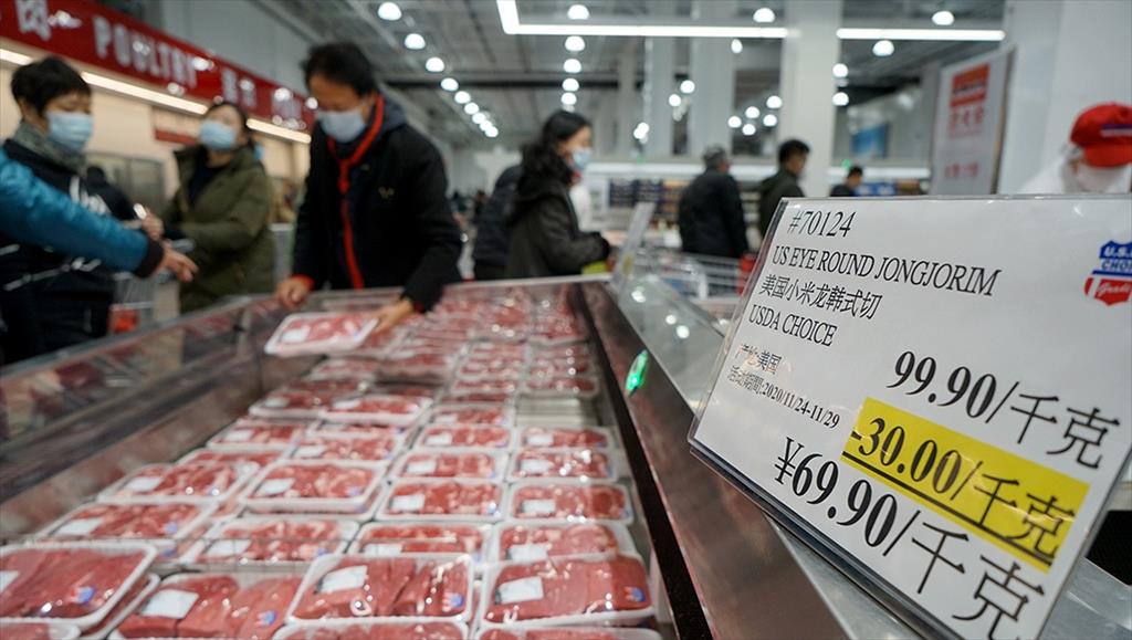 Người tiêu dùng Trung Quốc lựa chọn thủy sản nội địa do lo ngại COVID-19 