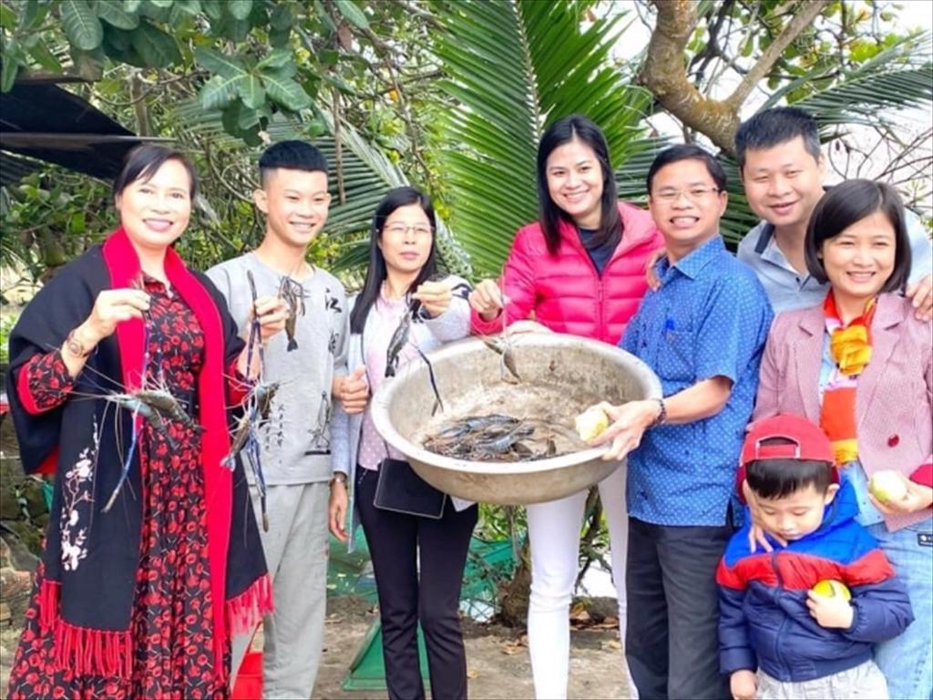 Nuôi thành công tôm càng xanh ở Tây Nguyên