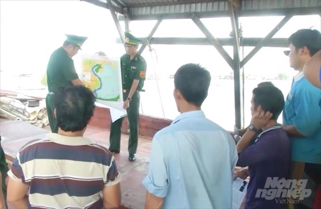 Cà Mau: Tăng cường pháp luật khai thác thủy sản bất hợp pháp cho ngư dân