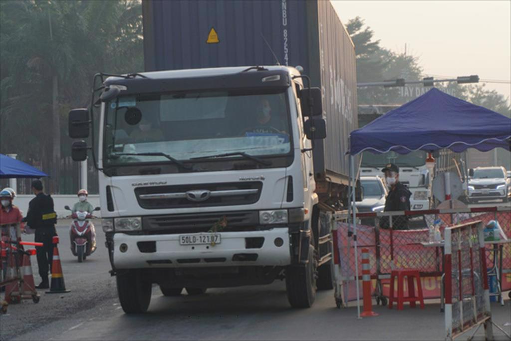 TP.HCM công bố các điểm ưu tiên xét nghiệm COVID-19 cho tài xế chở hàng