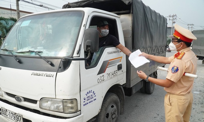 Xe chở hàng được tiếp tục dùng Giấy nhận diện phương tiện kèm mã QR code đã cấp