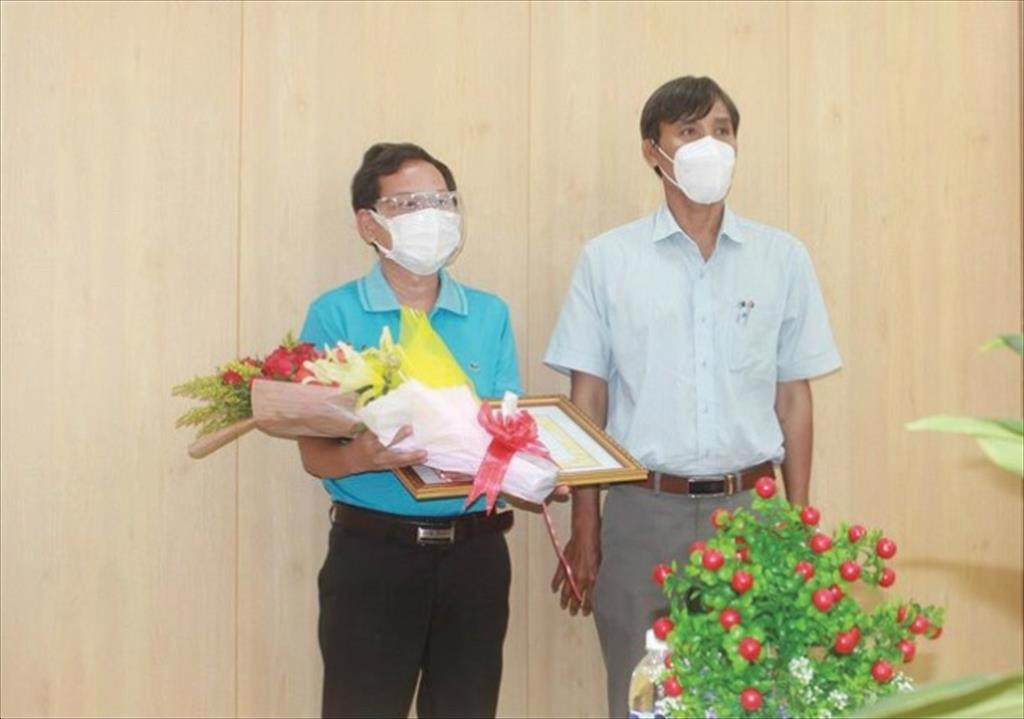 BASEAFOOD: nhận bằng khen vì thực hiện tốt “3 tại chỗ”