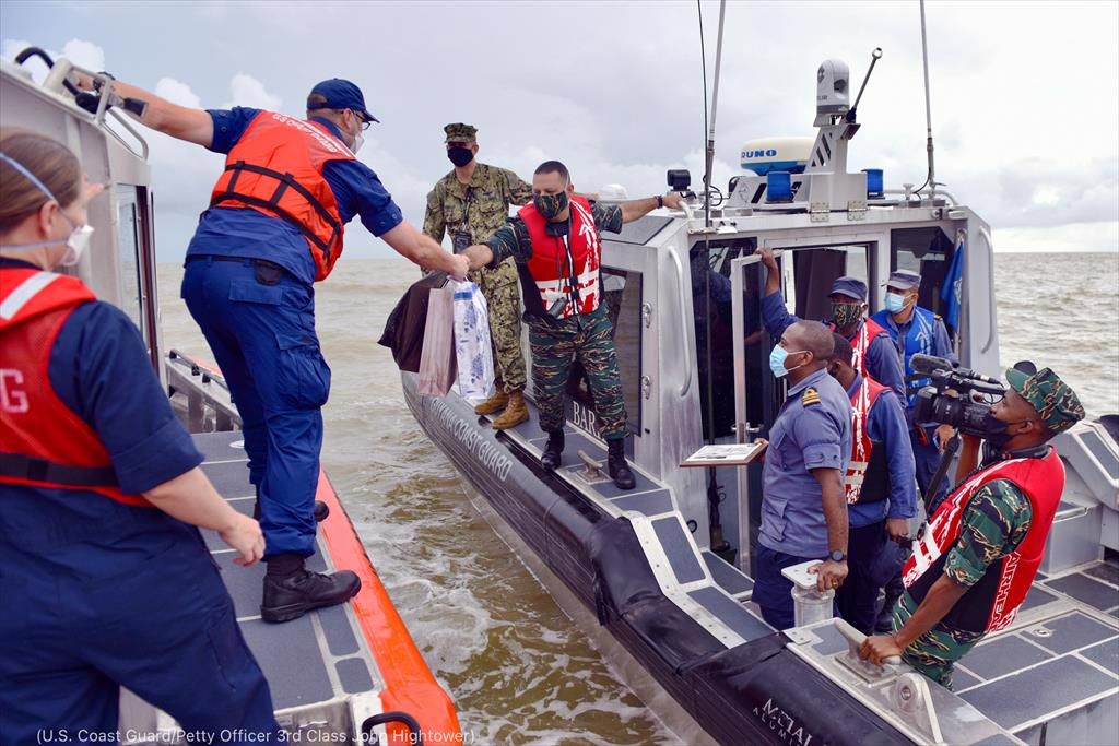 Mỹ làm thế nào để giúp các đối tác giải quyết đánh bắt bất hợp pháp?