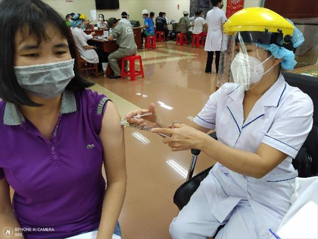 Bà Rịa - Vũng Tàu: Gần 100% công nhân KCN được tiêm vắc xin phòng COVID-19