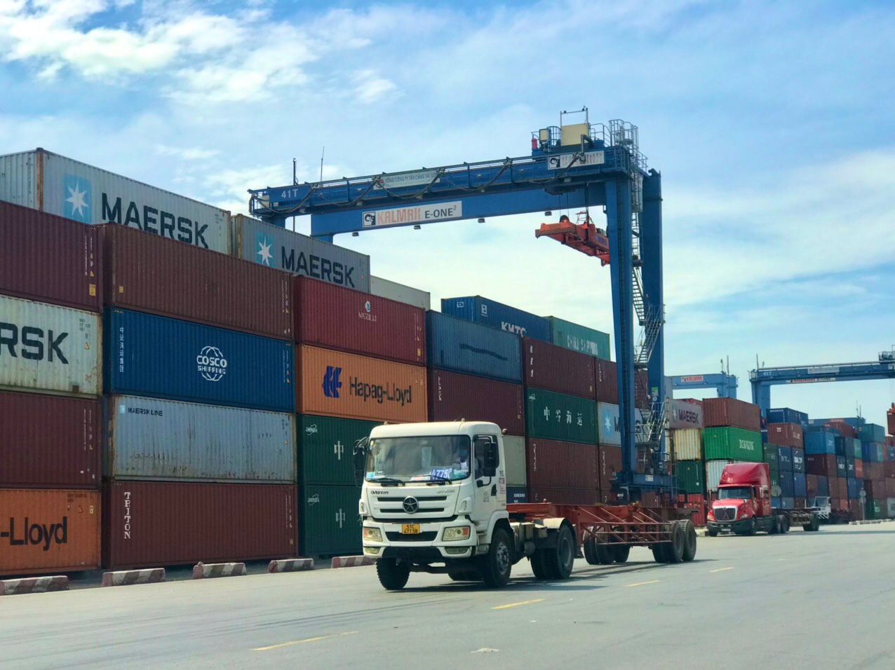 Thu phí cảng biển được ít mất nhiều