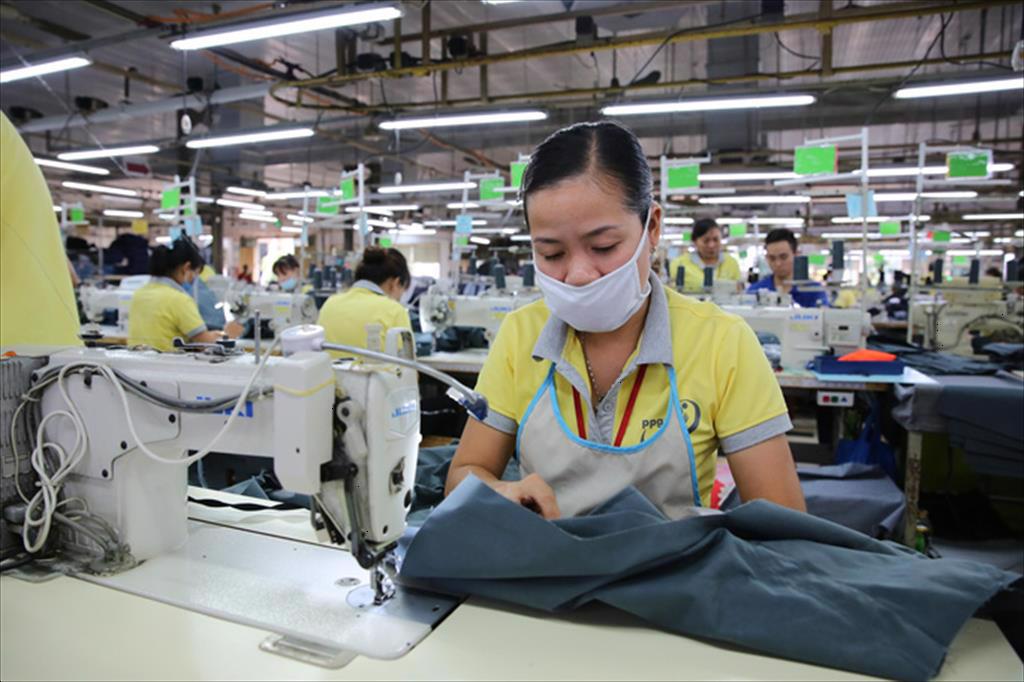 Điều kiện doanh nghiệp đăng ký làm thêm 300 giờ/năm