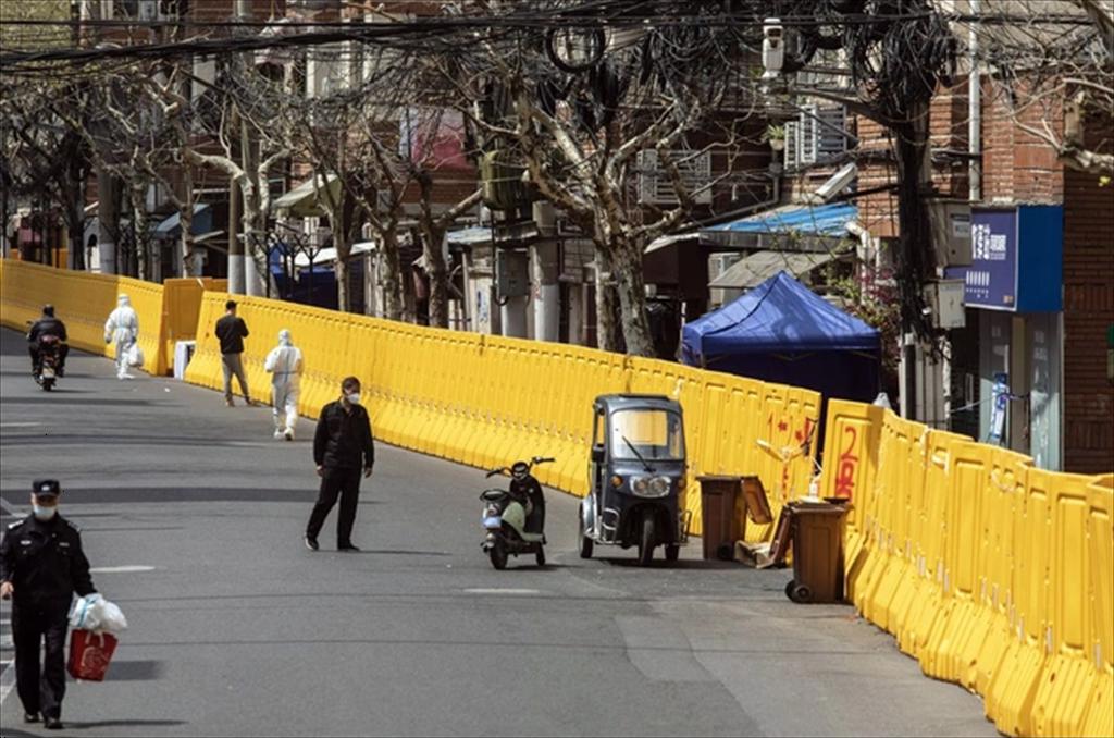 Ngành dịch vụ Trung Quốc điêu đứng vì phong tỏa liên tục