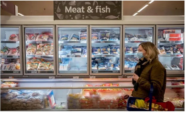 Giá cá thịt trắng nhập khẩu tại Anh giảm 