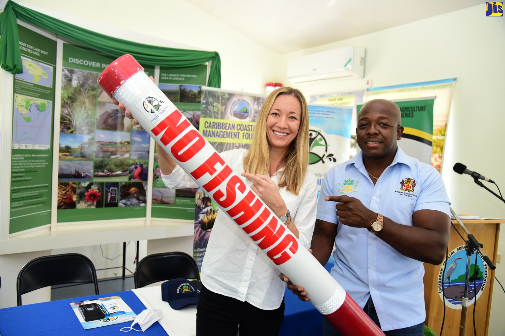 Jamaica nhận thiết bị đánh dấu ranh giới để bảo vệ các khu bảo tồn hải sản