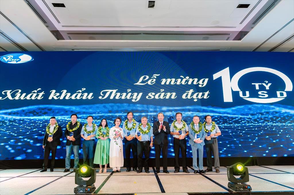 VASEP vinh danh 10 doanh nghiệp xuất sắc ngành hàng tôm 