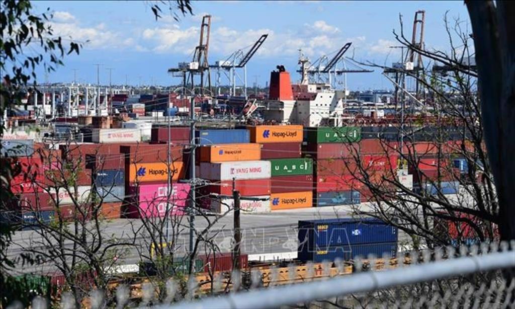 Phí vận tải đường biển giảm: Các nhà bán lẻ Mỹ chưa hết lo âu