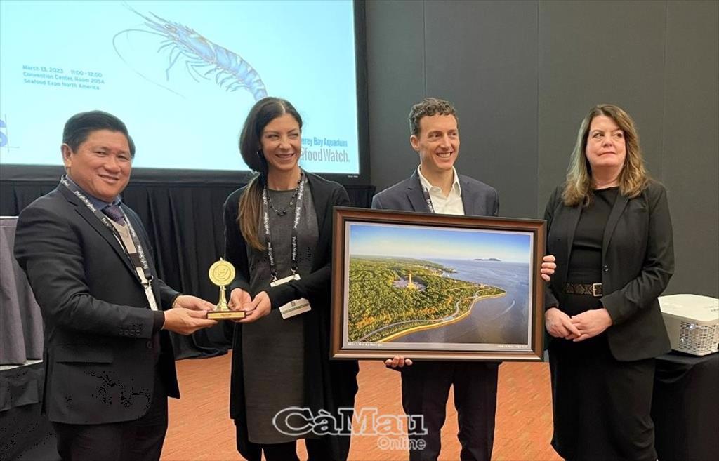 Cà Mau phối hợp với Tổ chức Seafood Watch quảng bá ngành tôm sú Việt Nam tại Hoa Kỳ và triển khai chương trình hợp tác với Trường Đại học Arizona