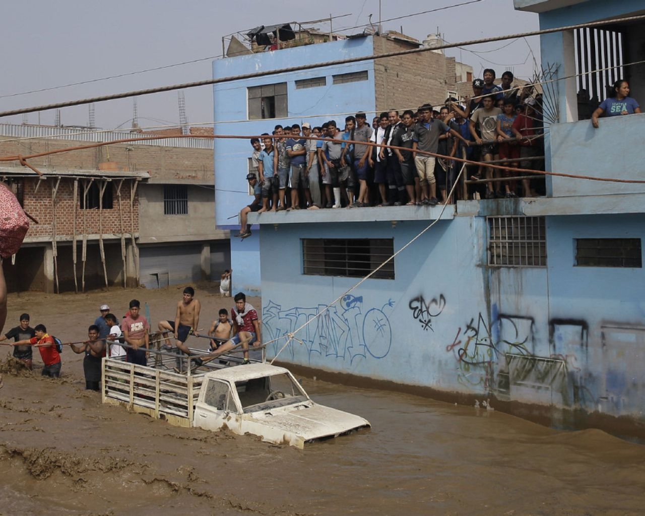 Mưa lớn ở miền bắc Peru ảnh hưởng đến các nhà máy chế biến thủy sản