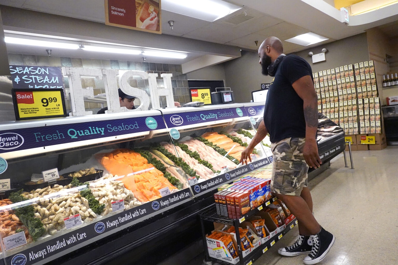 Mỹ Lạm phát cải thiện nhưng doanh số bán lẻ chưa tăng