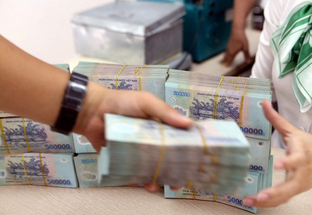 Trần chi phí lãi vay đang trói doanh nghiệp