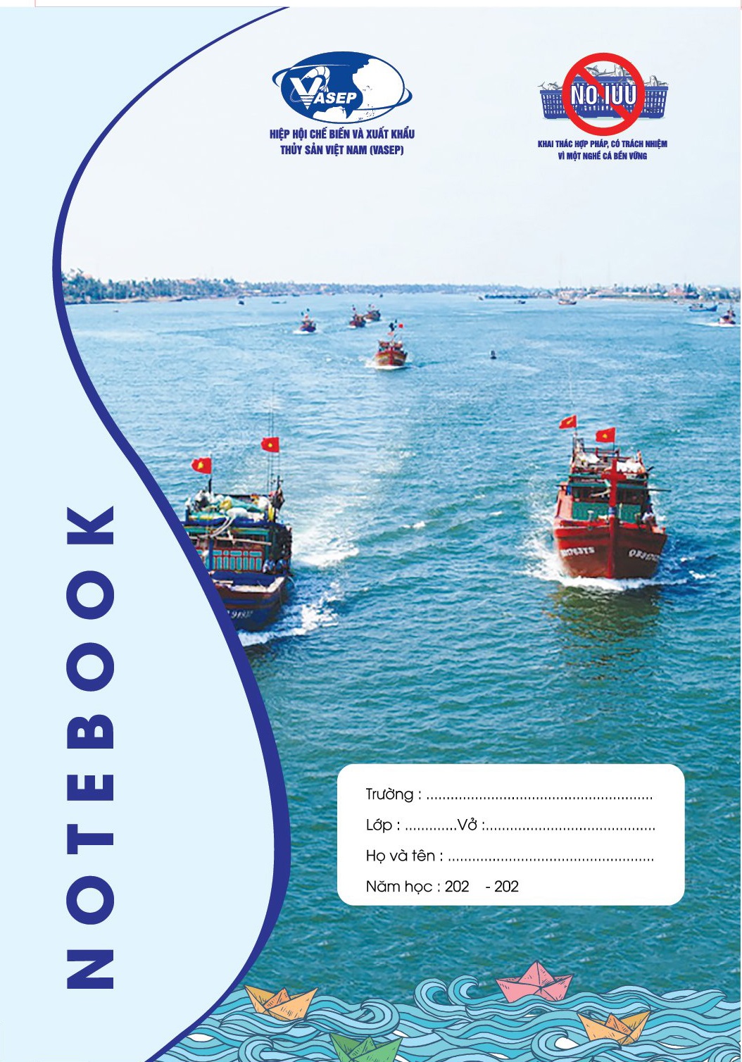 Trao tặng vở học sinh cho các em học sinh vùng biển