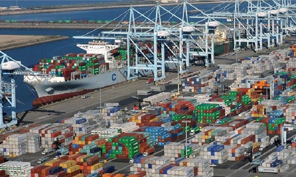 Các loại phụ phí tại cảng biển tăng cao khiến doanh nghiệp khó chồng khó