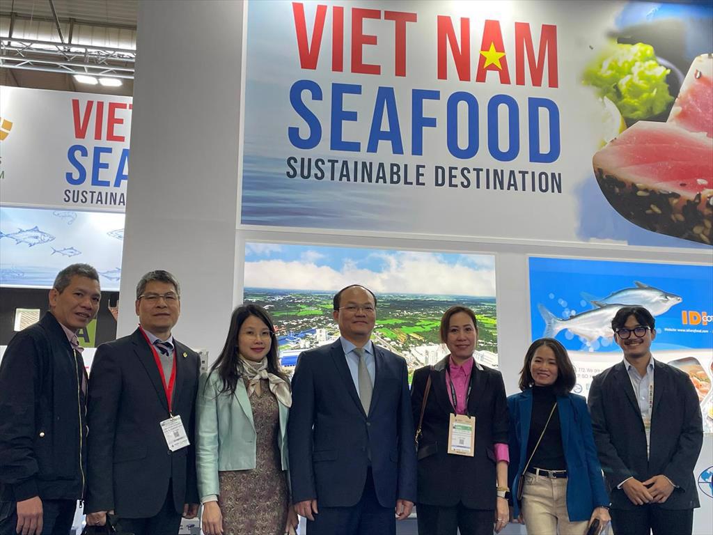 Seafood value-added products shine at Barcelona exhibition