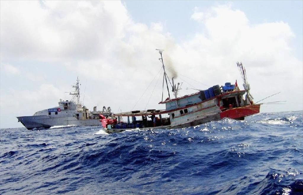 Công nghệ ngăn chặn hoạt động bất hợp pháp trên biển