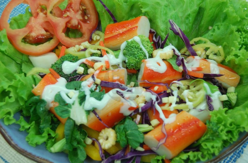 Nhà cung cấp surimi Thái Lan TVI ra mắt sản phẩm kết hợp thanh cua và salad rong biển