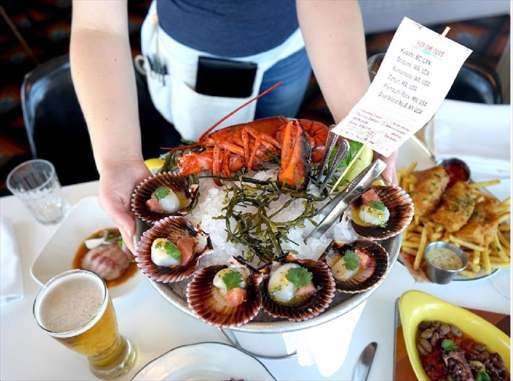 Thủy sản có vỏ dẫn đầu trong thực đơn món đặc biệt mùa hè của các nhà hàng Mỹ 