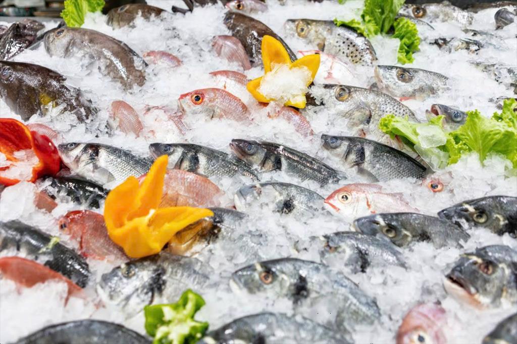 Doanh số bán lẻ hải sản tươi sống và đông lạnh của Hoa Kỳ lại giảm