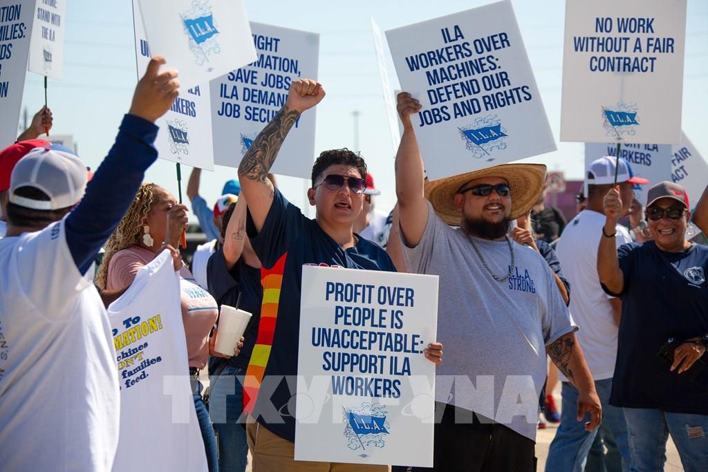 Đình công tại cảng Bờ Đông Hoa Kỳ có thể làm gián đoạn chuỗi cung ứng cho đến năm 2025