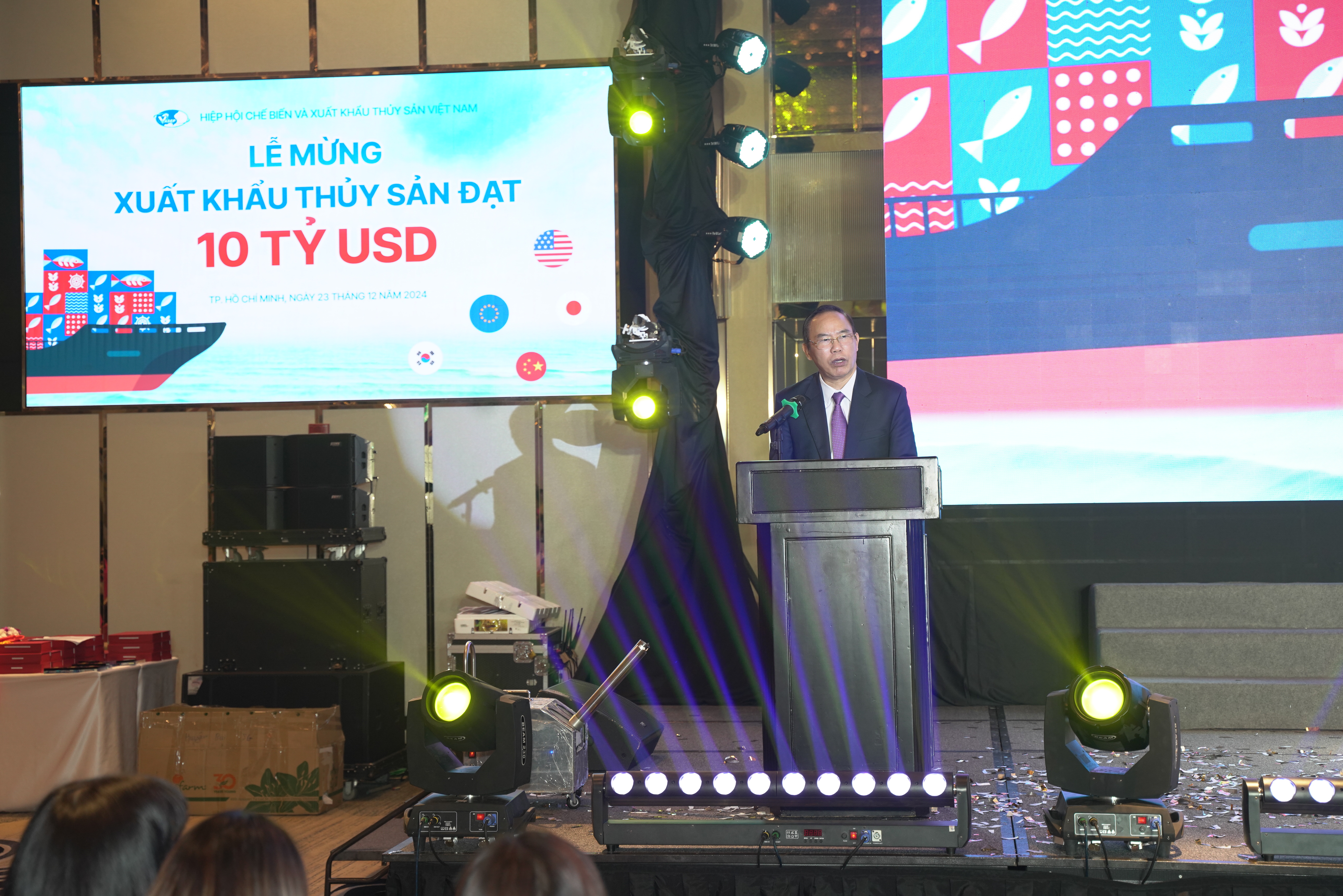 Thứ trưởng Bộ NNPTNT Bộ sẽ tiếp tục rà soát cơ chế chính sách, kiên quyết gỡ bỏ những quy định không còn phù hợp, tạo điều kiện thuận lợi cho DN