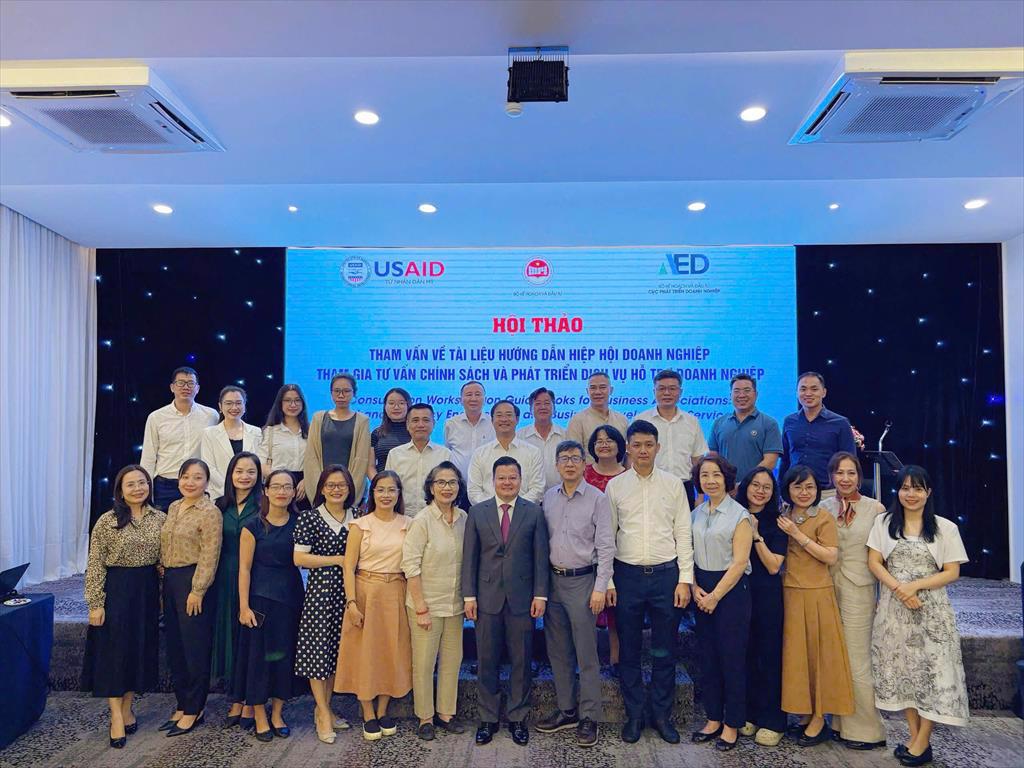 Tham vấn ý kiến cho 02 cuốn tài liệu nâng cao năng lực cho các hiệp hội