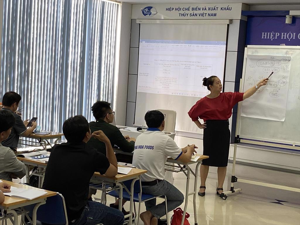 Khóa tập huấn "Áp dụng sản xuất sạch hơn và sử dụng hiệu quả tài nguyên, năng lượng trong doanh nghiệp chế biến thủy sản" tổ chức tại Tp. HCM (23/12/2023)