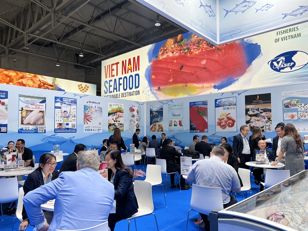 Proud of the Vietnam National Pavilion at the World’s Largest Seafood Exhibition