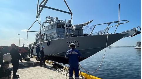 Canada và Philippines tăng cường quan hệ quốc phòng, chống đánh bắt trái phép