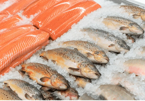 Nhập khẩu cá hồi ướp lạnh của Hàn Quốc tiếp tục giảm mạnh