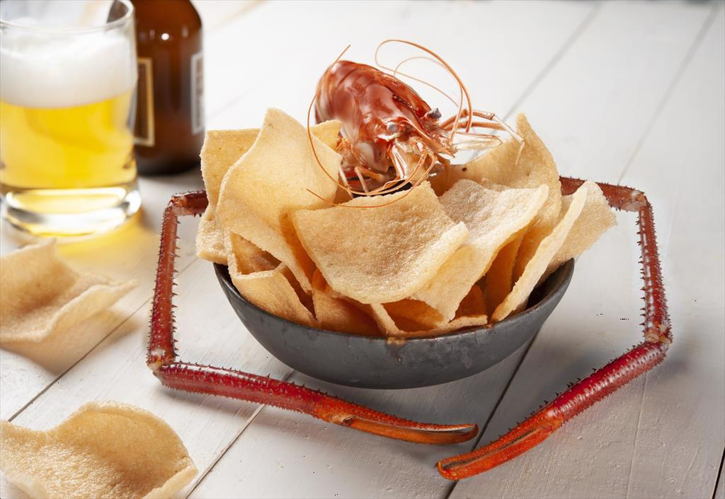 A traditional snack producer earns VND 500 billion annually from exports to the U.S. and EU