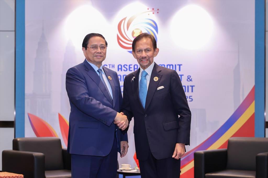 Thủ tướng đề nghị Brunei mở rộng hợp tác dầu khí, thủy sản