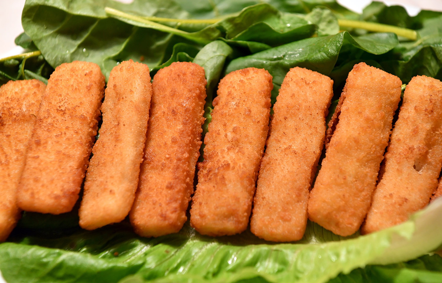 Trident Seafoods, High Liner giành được hợp đồng của USDA cho thanh cá minh thái Alaska 