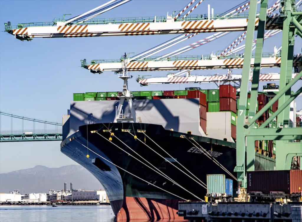 Cảng biển nhộn nhịp nhất nước Mỹ lao đao vì thuế quan, triển vọng vẫn ảm đạm