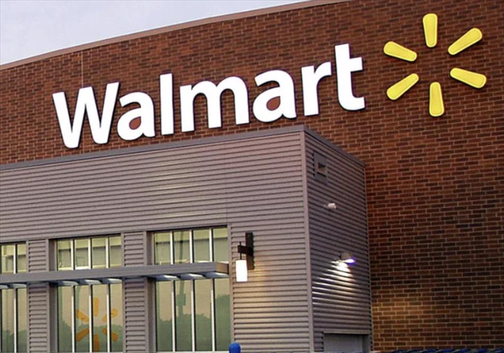 Walmart tiếp tục sa thải nhân viên vì lo ngại tác động của thuế quan