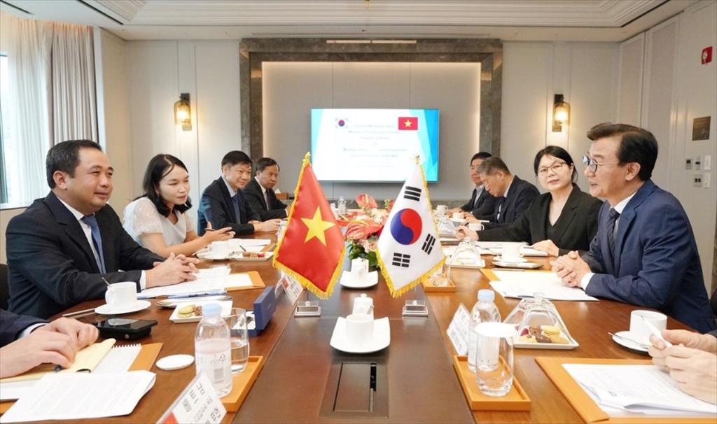 Vietnam, RoK sign fisheries cooperation pact, targeting sustainable development
