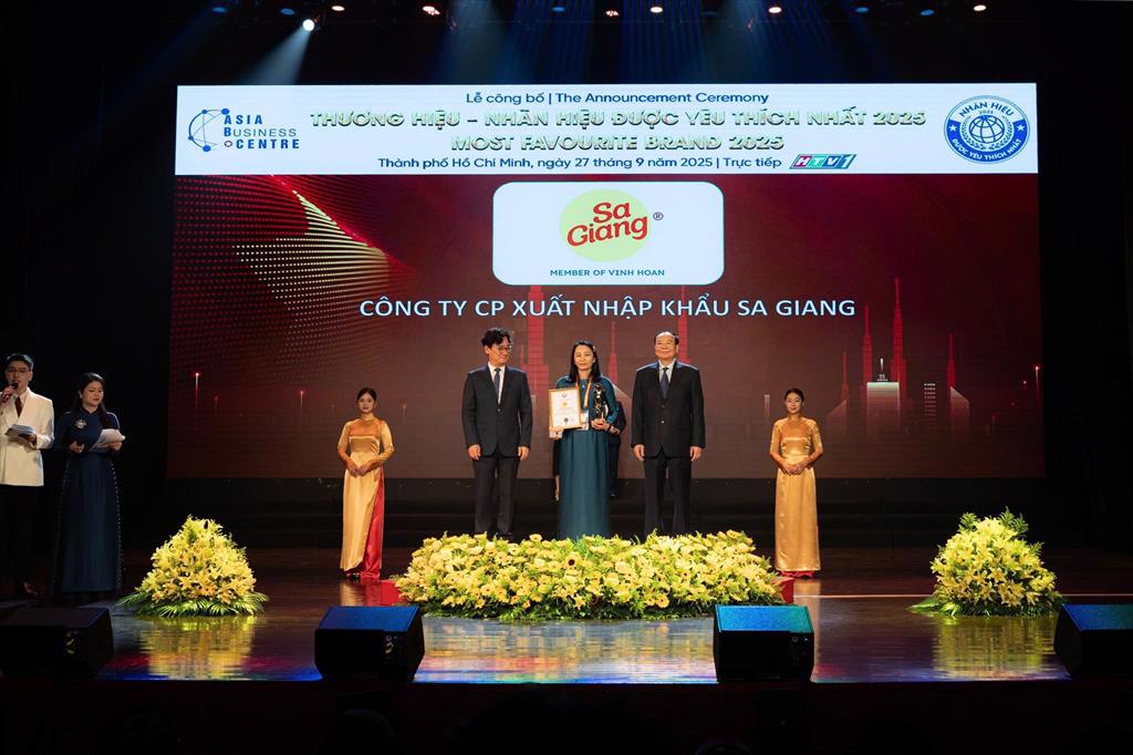 Sa Giang được vinh danh Thương hiệu yêu thích 2025