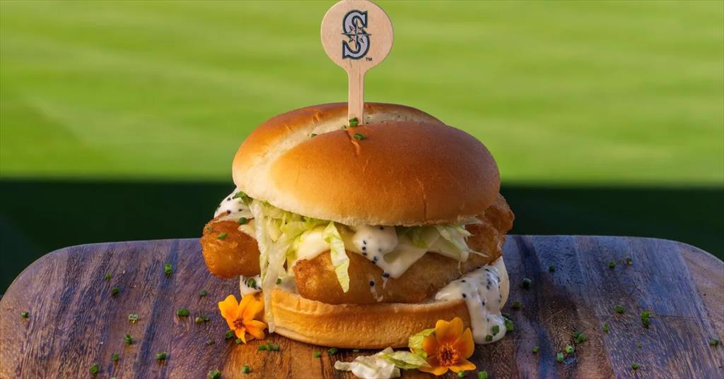 T-Mobile Park (Mỹ) giới thiệu món mới với cá minh thái chiên