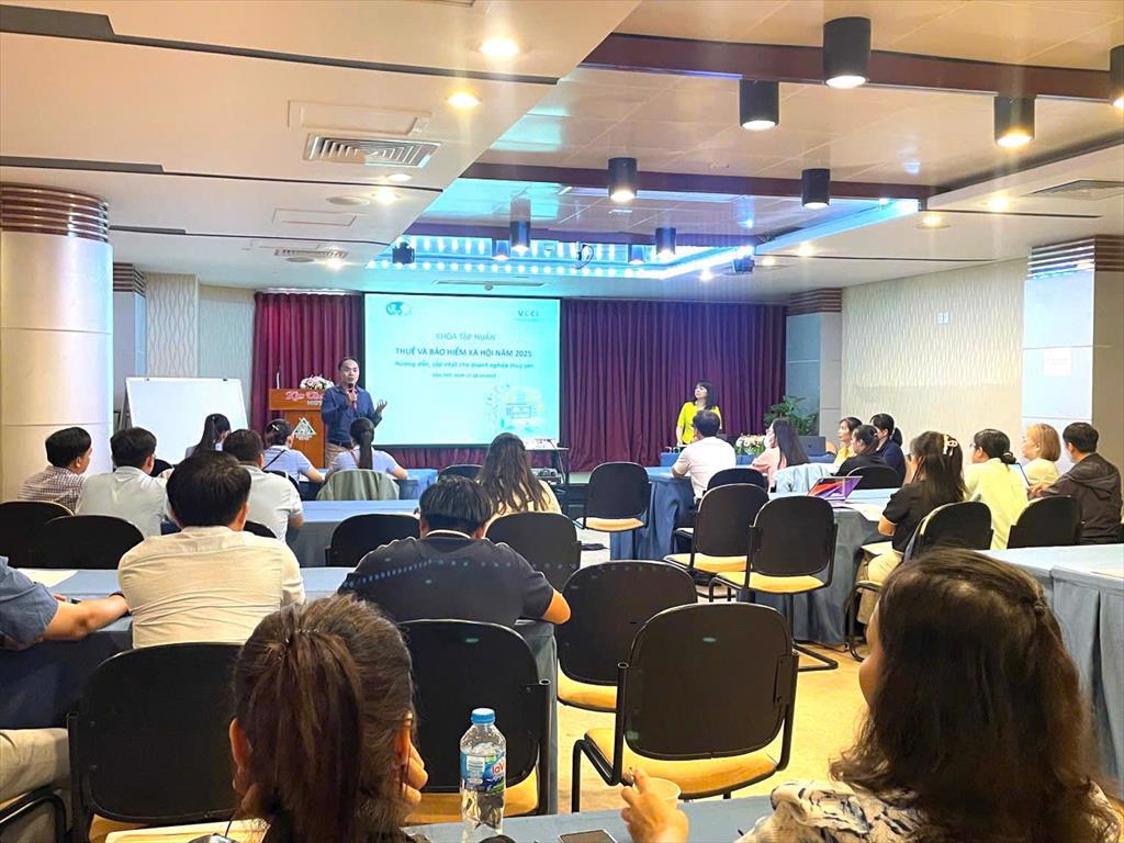 Chương trình tập huấn: "Thuế & Bảo hiểm xã hội năm 2025: Hướng dẫn, cập nhật cho DN thủy sản"