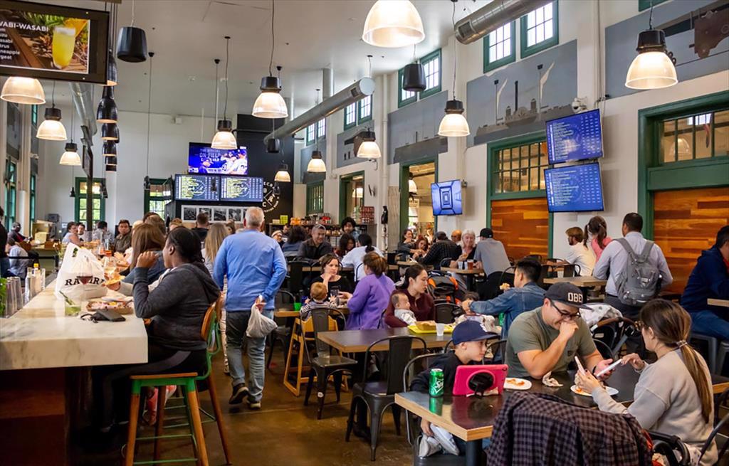 Nhà hàng cao cấp tại Mỹ “vượt bão”, nhờ thực đơn hải sản đặc sắc mùa lễ