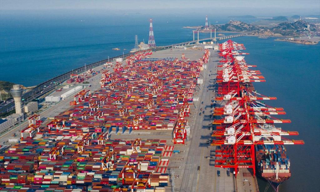 Xuất khẩu Trung Quốc tăng mạnh đầu năm 2026, thương mại dịch chuyển khỏi Mỹ