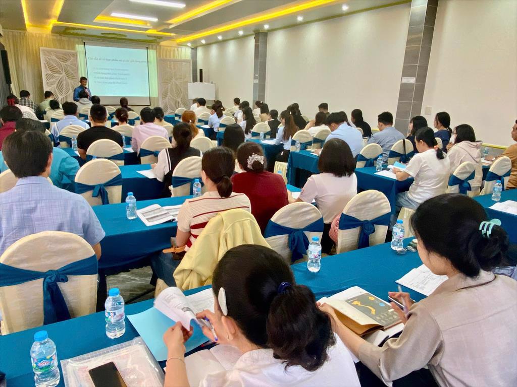 Khóa tập huấn: "Cập nhật quy định về lấy mẫu phân tích vi sinh trong kiểm soát vệ sinh và an toàn thực phẩm thủy sản theo Thông tư 80/2025/TT-BNNMT"