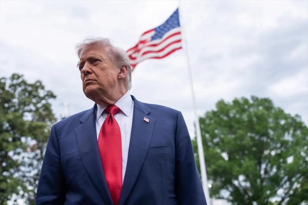 Chính quyền Trump tiếp tục trì hoãn tiến trình hoàn thuế quan IEEPA