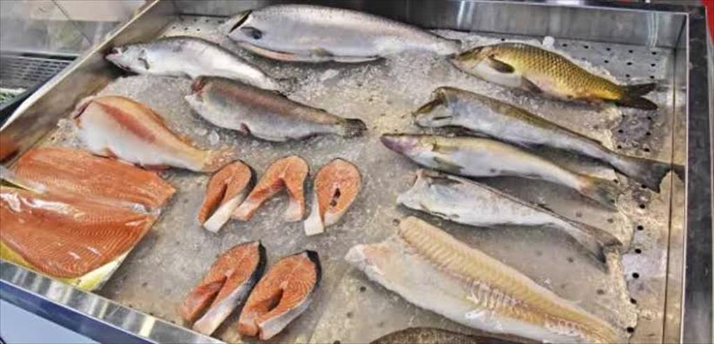 Lạm phát khiến doanh số thủy sản tại siêu thị Mỹ chững lại 