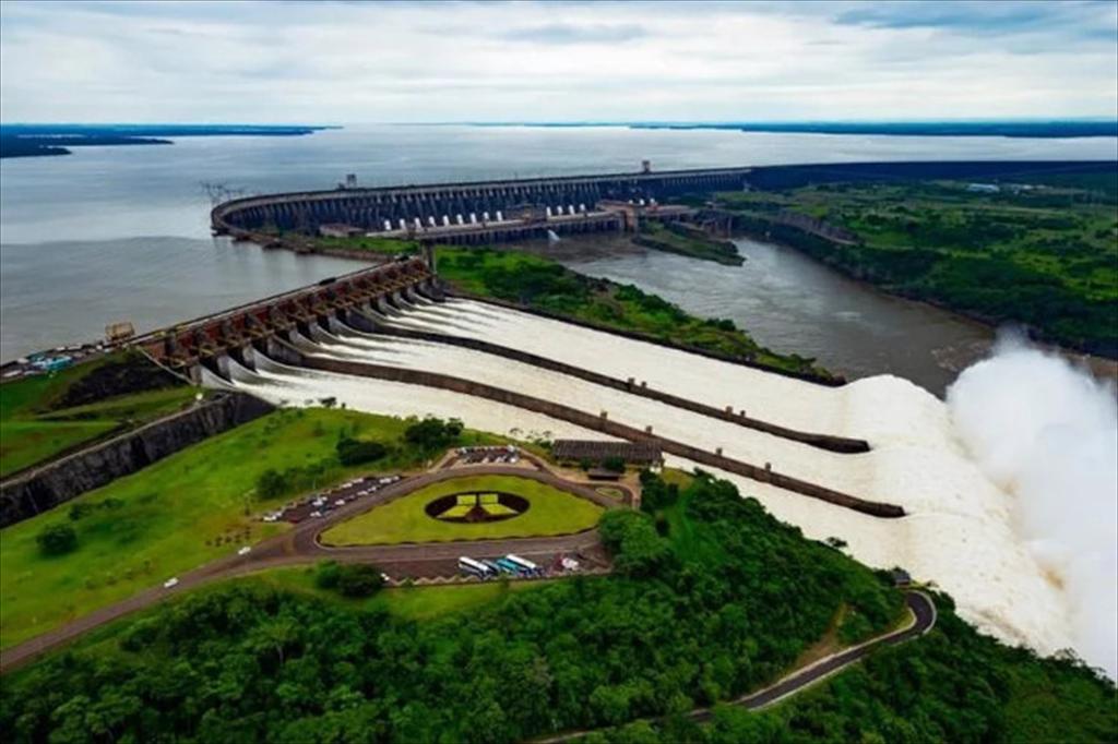 Brazil và Paraguay bàn kế hoạch phát triển cá rô phi tại hồ chứa Itaipu
